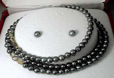 
Freshwater Cultured Black Pearl Bracelet, Necklace and Earring set

