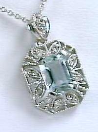 
WG Antique-style Aquamarine & Diamond Pendant
