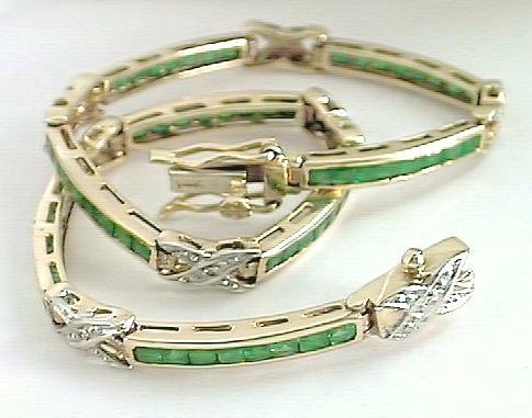 
Princess-cut Emerald & Diamond Bracelet
