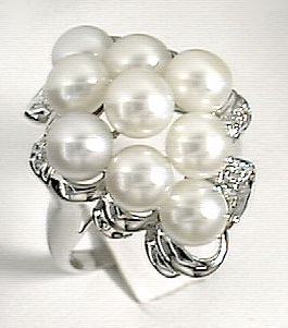 
WG Cultured Pearl & Diamond Cluster Ring
