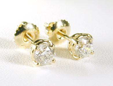 
Quality 1.00 Carat Total Weight Diamond Stud Earrings
