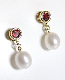 
Round Garnet & FW pearl Drop Earrings
