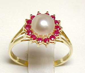 
Cultured Pearl & Ruby Ring
