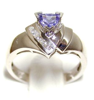 
Trilliant Tanzanite & Diamond Ring
