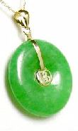 
Elegant Green Jade Disc Pendant (with cha
