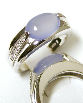 
Elegant Blue Chalcedony & Diamond Ring
