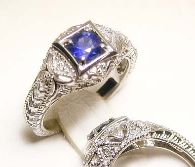 
Sapphire & Diamond Antique Ring
