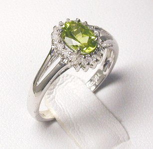 
Peridot & Diamond Ring
