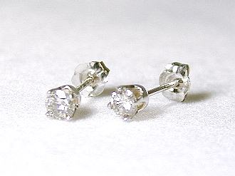 
.25 CTW Round Diamond Stud Earrings (1/4ctw - I1/2 - J-K)
