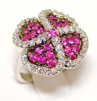 
Stunning Pink Sapphire & Diamond Flower Ring
