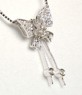 
Elegant Diamond Butterfly Necklace
