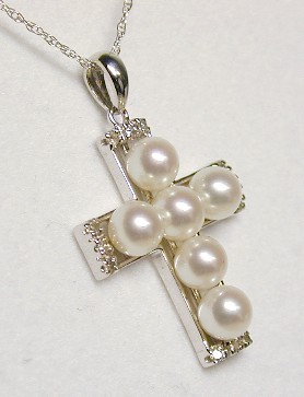 
Elegant Cultured Pearl & Diamond Cross
