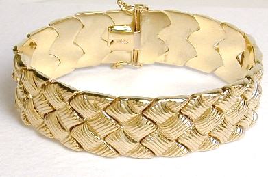 
Wide Ribbed Stampato Bracelet
