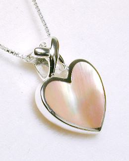 
Inlaid Pink Shell Heart Pendant
