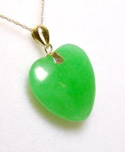 
Elegant Jade Heart Pendant
