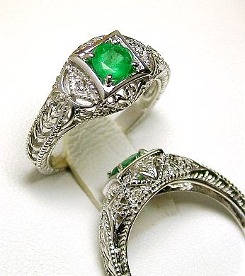 
Round Emerald & Diamond Antique Ring
