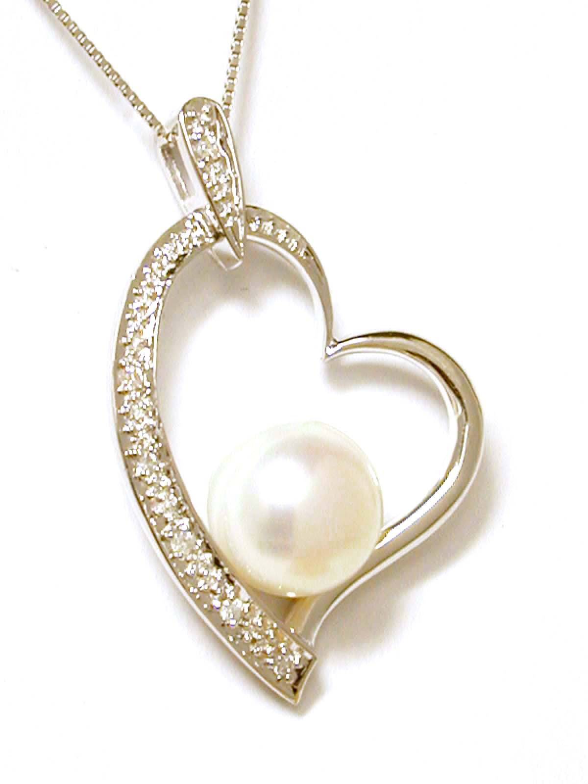 
Modern Freshwater Cultured Pearl and Diamond Heart Pendant
